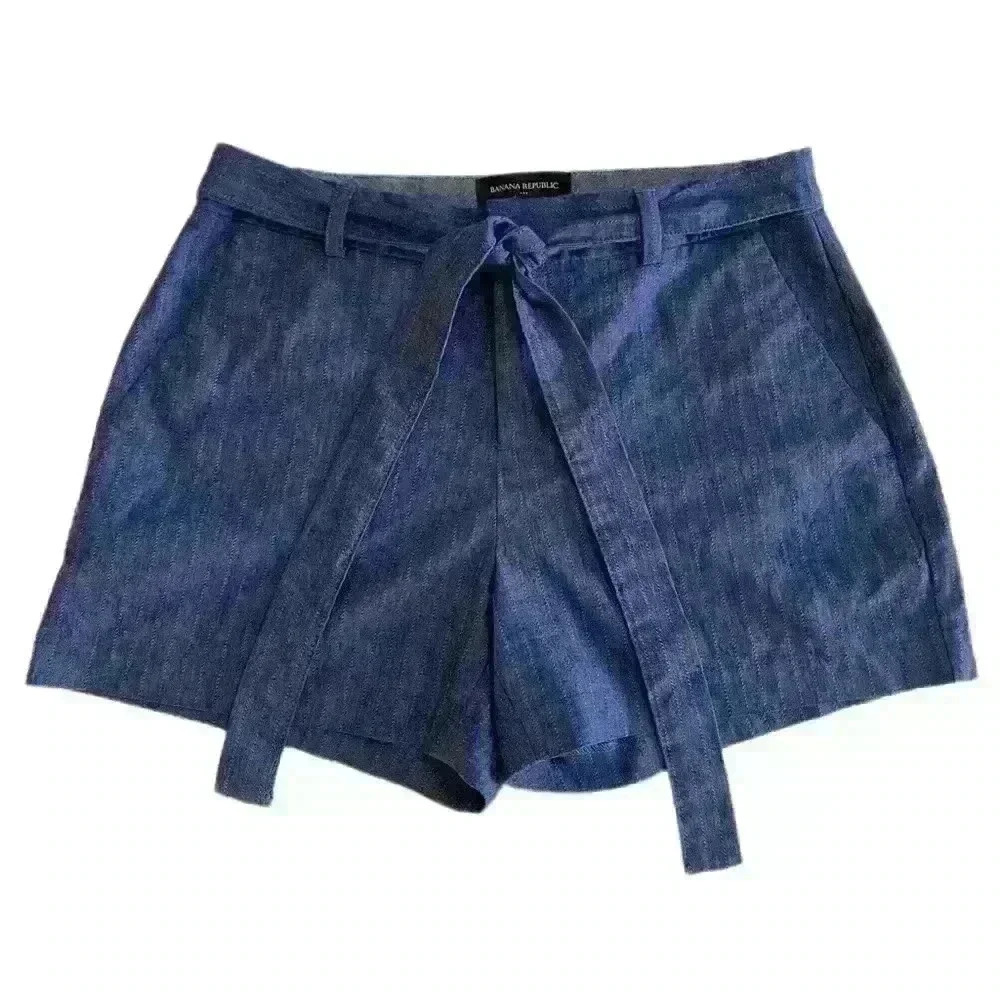 Banana Republic Women's Tie Waist Shorts Size 4 Pinstripe Blue